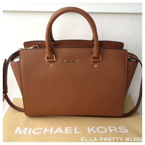 Bag Review: A Closer Look at the Michael Kors Selma Top.